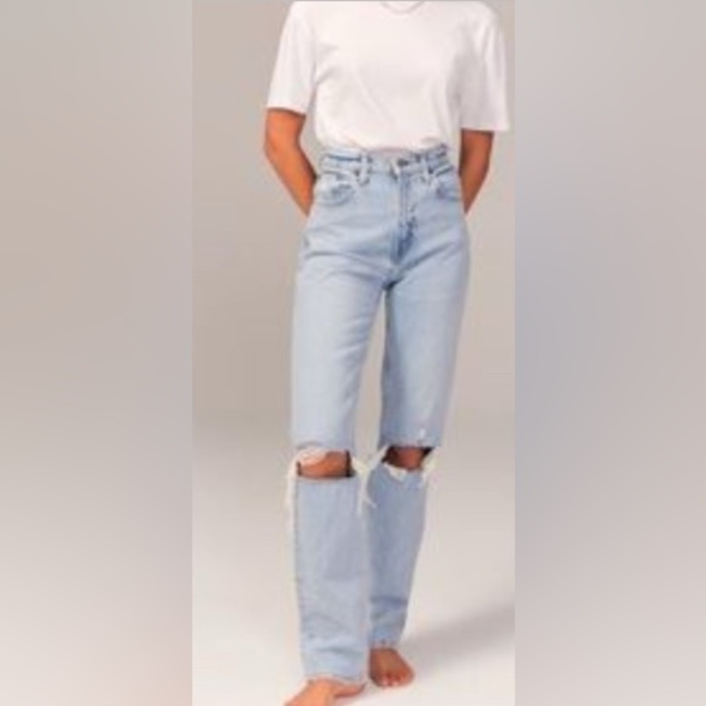 Abercrombie & Fitch The 90s Straight High Rise Light Wash Distressed Plus Jeans
